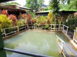 Tia's Bamboo Cottages Restaurant, Bar & Sulphur Spa