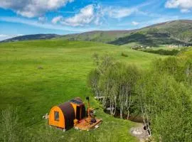 RAZBIBRIGA - Riverside Camping Pod by IGLENA