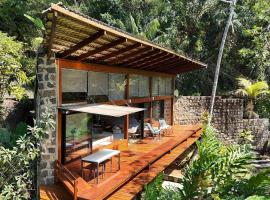 Mirante do Leo - Casa com Piscina Aquecida e Loft Exclusivo com Vista para o Mar, hotel in Ubatuba