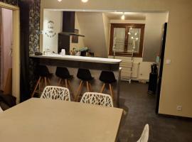 Appartement 9 personnes 4 chambres, hotel v destinaci Montauban-de-Luchon