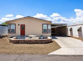 Home in Lake Havasu, hotel i Lake Havasu City