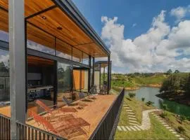 Villa de lujo frente a la represa del Peñol