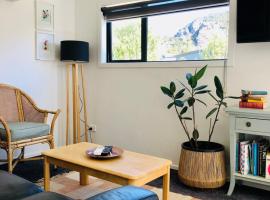 The Perch, hotel in Albert Town
