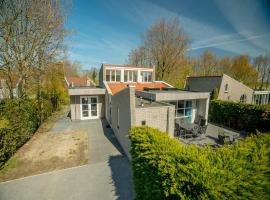 Holiday Home by Grevelingenmeer with Sauna, Hotel in Brouwershaven
