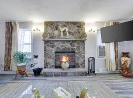 Pocono Retreat - Hot Tub, Sauna, Lake Access