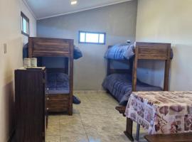 Hospedaje El Quincho2, hotel i Gobernador Gregores