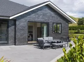 Brand New Unit only 4 km to Gisborne CBD
