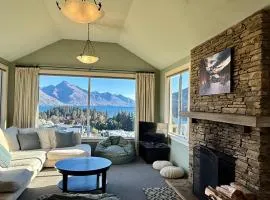 Hilltop Horizon - Scenic stay on Queenstown Hill