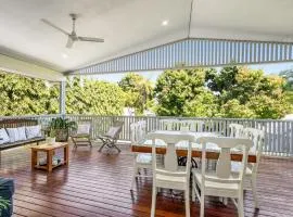 Spacious Queenslander Retreat
