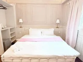 X Casa Sukhumvit 11 BTS Nana -คาซ่า สุขุมวิท 11 บีทีเอสนานา