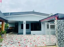 SRH APARTMENT- entire 1 bedroom unit with a kitchen & a bathroom - Walking distance to stores & supermarkets - Nadi International Airport is 3km's away