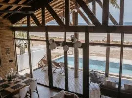 Playa Laska - Oceanfront Luxury Villa with Pools