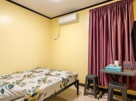 Bahay Domingo Guesthouse & Private Pool, hotel pogodan za kućne ljubimce u gradu Bagac