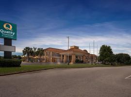 Quality Inn & Suites near Robins Air Force Base, hotel poblíž Middle Georgia Regional Airport - MCN, Warner Robins