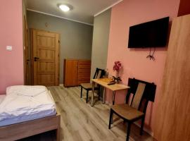 Dom Brama Mazur，奧斯特魯達的飯店