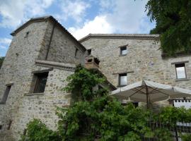 Il Castello, hotell med parkering i Monte Cerignone