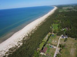 Vērbeļnieki, отель с парковкой в городе Перконе