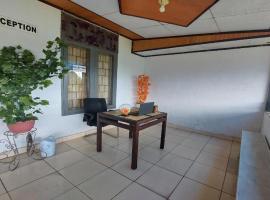 Hotel O Penginapan Al-asharNearWarung Acil Ubai, hotel a Bantarwaru