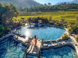 Ura Ura Homestay, bed & breakfast σε Trạm Tấu