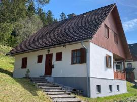 Ferienhaus Fuchsbau Hohentauern, hotel v destinaci Hohentauern
