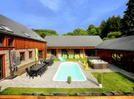 Villa with heated outdoor pool and sauna, hotel Manhay városában