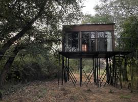 Roots in the River Lodge โรงแรมที่มีที่จอดรถในMpemba