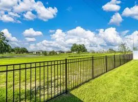 Spacious Lake View 3BR in The Villages With Golf Cart & Patio