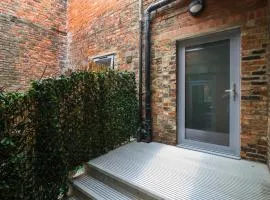 Apartment 10