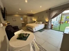 Stellies Accommodation - Room 3