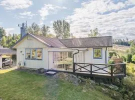 2 bedroom Lake house