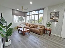 Arena Lobak Villa Retreat, Spacious Stay with Billiards, Karaoke, BBQ