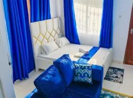 Dee's Super Luxury Studio Apartment Bamburi