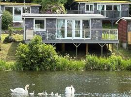 Lakeside Lodge 84, hotel di Caeathro