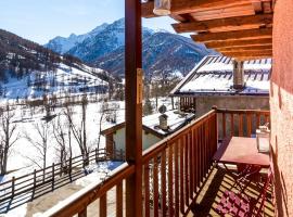 Mountain House With Alpine Views In Traverses, Villa in Traverses