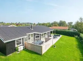 10 person holiday home in Juelsminde-By Traum