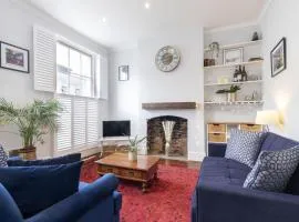 Lovely 2-Bed Town Centre Duplex Apartment