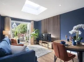 Luxurious 1 Bed Detached Home with Gated Parking