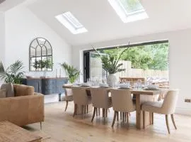 Luxury 6 Bedroom Period Home with Sauna and Gym