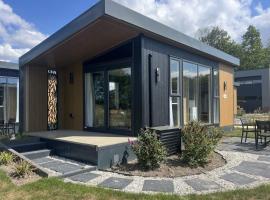 Vakantiepark de Zeeuwse Parel - Hotel Chalet, hotel a Scherpenisse