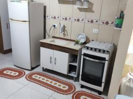 Kitnet, hotel u gradu Araucária