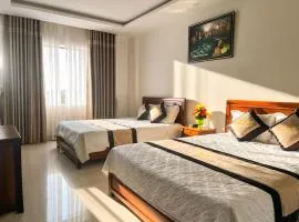 Phu Tien Hotel