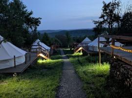 Vaideeni Glamping, khu glamping ở Izvoru Rece