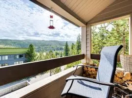 2 Mi to Winter Park Slopes: Mtn-View Condo!