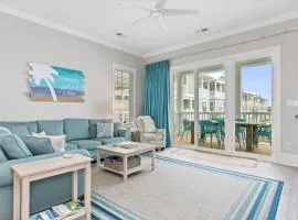 Luxury Beach Condo 5 Min Walk To Beach & Shops!