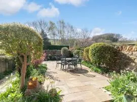 Tranquil Two Bedroom Home on Leckhampton Hill