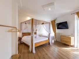 Domino Hotel, hotel a Torino