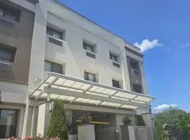 Best Western Roslyn-Long Island Hotel