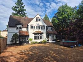 Highlands House, kh&aacute;ch sạn c&oacute; chỗ đậu xe ở Henley on Thames