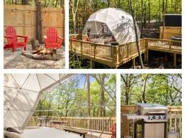 Luxe 2 Bed Dome w Hot Tub Deck Fire Pit & Bath