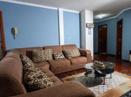 Hermoso y cómodo loft con vista a los nevados, vakantiewoning in Riobamba